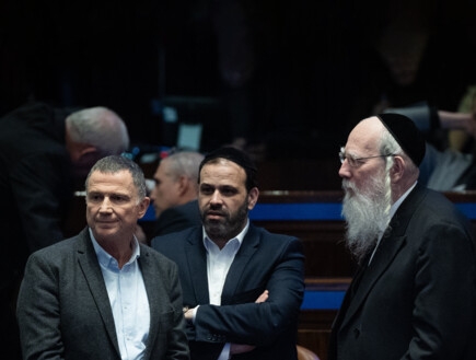 נחשפו הסנקציות האישיות שאדלשטיין דורש בחוק הפטור מגיוס