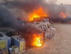 עשרות מתפרעים נכנסו לכפר בבנימין והציתו בתים ורכבים