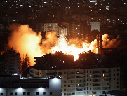 מפעלי נשק מתחת לאוכלוסייה: מאחורי התקיפה החריגה בדאחייה