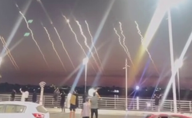 מטחים מאיראן: אזעקות ברחבי הארץ, דיווח על נפילות במרכז