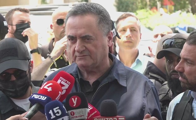 שר הביטחון באיום על חייו של ח'אמנאי: "היטלר מודרני"