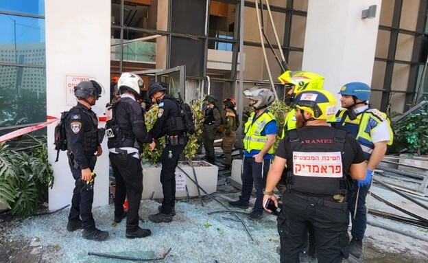 עשרות מבנים נפגעו בגוש דן, פגיעה בסורוקה שנערך לפינוי