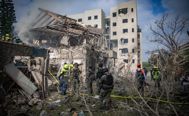 שני מטחים רצופים מאיראן: כ-30 טילים שוגרו, 23 נפצעו