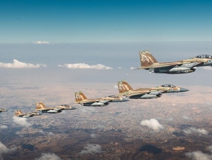 בטהראן חושדים: המדינה השכנה שסייעה לישראל לתקוף בשטחה