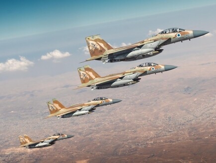 גם בכירים בצבא מודרו - ואז החלה מכת הפתיחה באיראן