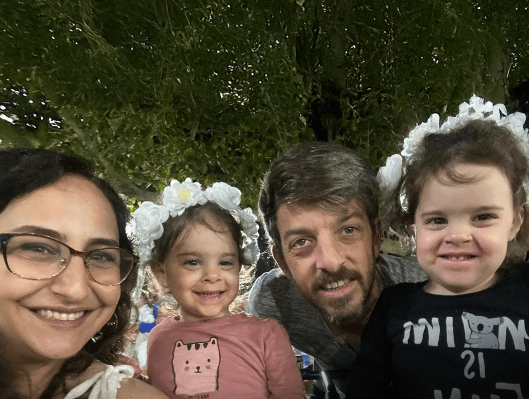 "ילדה בת 3 לבד בעזה, היא סיפרה שראתה 'איש נשפך באדום'"