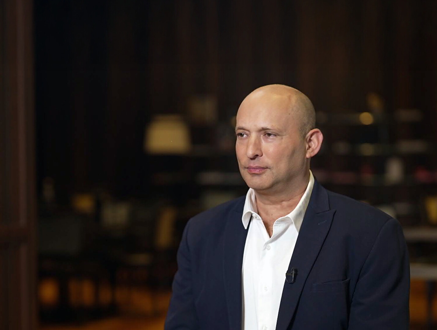 בנט שובר שתיקה: איראן, עסקת חטופים והאם יישב עם נתניהו?
