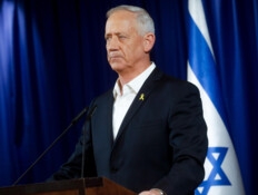 אחרי נטישת איזנקוט וכהנא - סוף ל"מחנה הממלכתי"