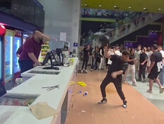 לא קיבלו פופקורן ותקפו: הקטטה ההמונית בקניון תועדה