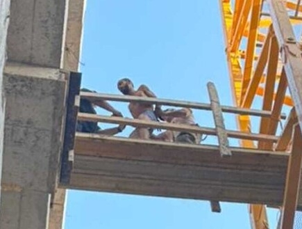 על מנוף בכפר יונה: אותר המחבל מפיגוע הדריסה בבית ליד