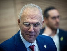 ההסתבכויות נחשפות, והעדויות: "אוהב לדבר על זונות"