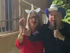 השר - והג'וב הפיקטיבי: "חברה של דודי, כולם מפחדים"